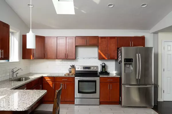 Halifax, MA 02338,42 Oak Pl