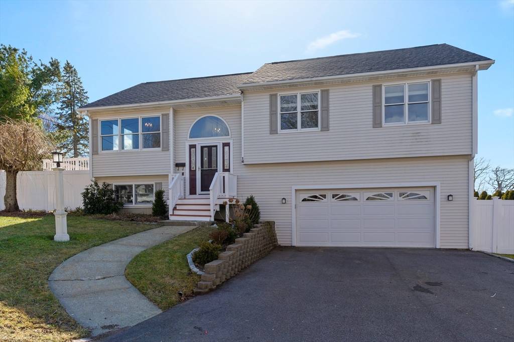16 Susan Circle, Johnston, RI 02919
