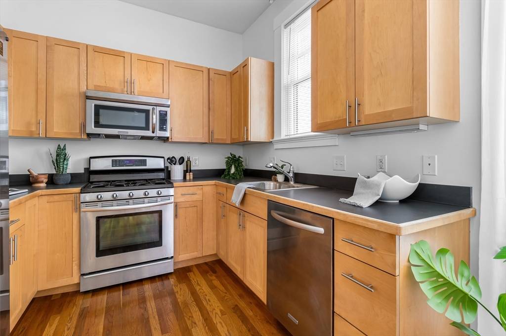 Somerville, MA 02143,80 Webster Ave #4M