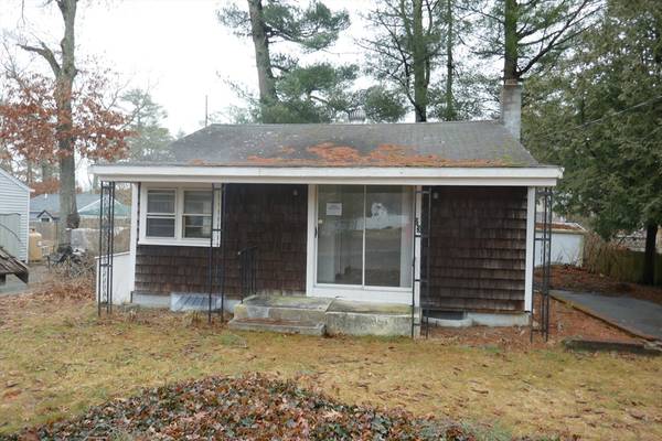 23 Cedar Dr, Carver, MA 02330