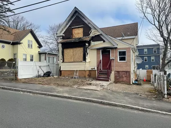 52 Newbury St, Brockton, MA 02301