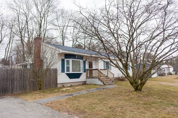 42 Lannon Ave, Dracut, MA 01826