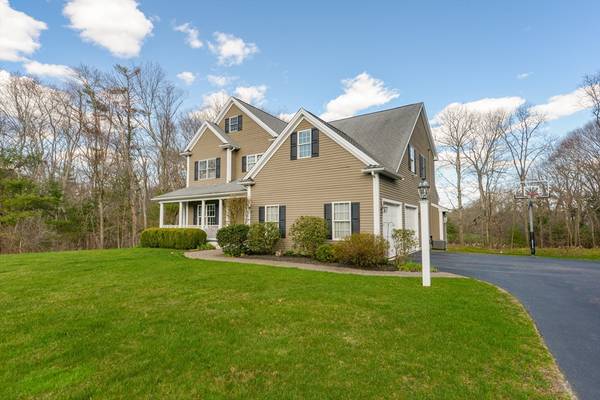 7 Hancock Ct, Walpole, MA 02081