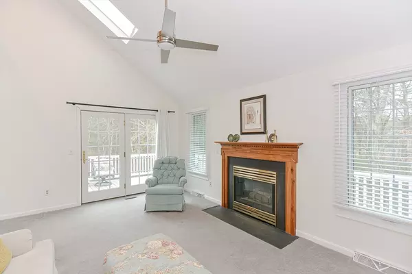 Norton, MA 02766,283 E Main St #19