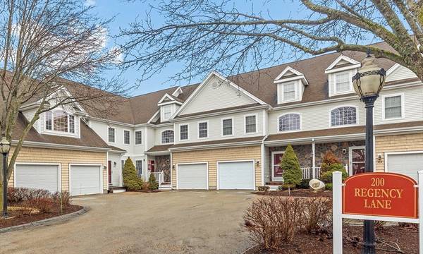 218 Regency Ln #218, Abington, MA 02351