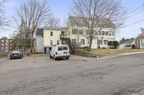 Holbrook, MA 02343,92 N Franklin St