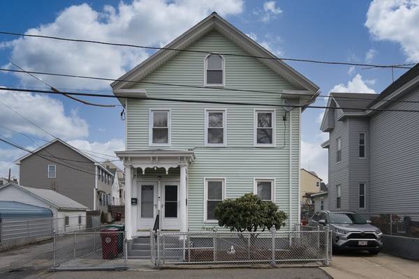 34-36 Linden St, Lowell, MA 01852