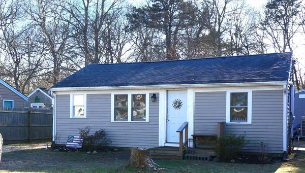 9 Circuit Rd W, Yarmouth, MA 02673