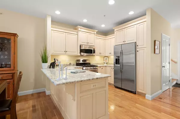 Lynnfield, MA 01940,900 Lynnfield Street #6