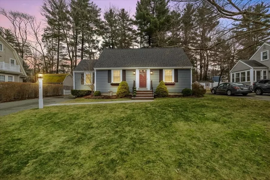 112 Lewis Ave, Walpole, MA 02081