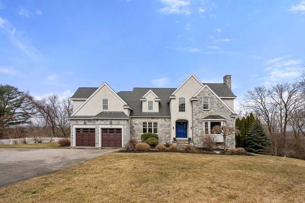 34 Canterbury St,  Hingham,  MA 02043