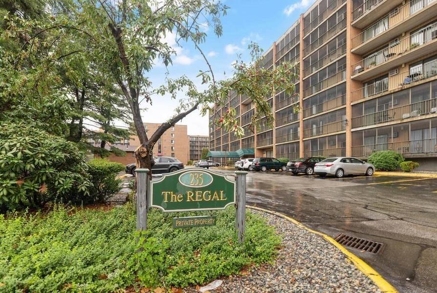 235 Winthrop St #1102, Medford, MA 02155