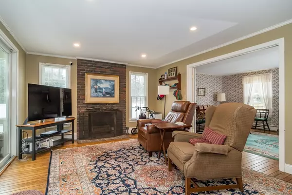 Medway, MA 02053,33 Ellis St