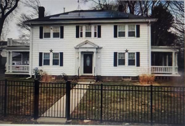 63 Arlington St, Brockton, MA 02301