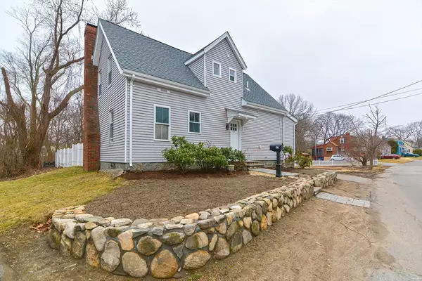 17 Butler Ave, Wakefield, MA 01880