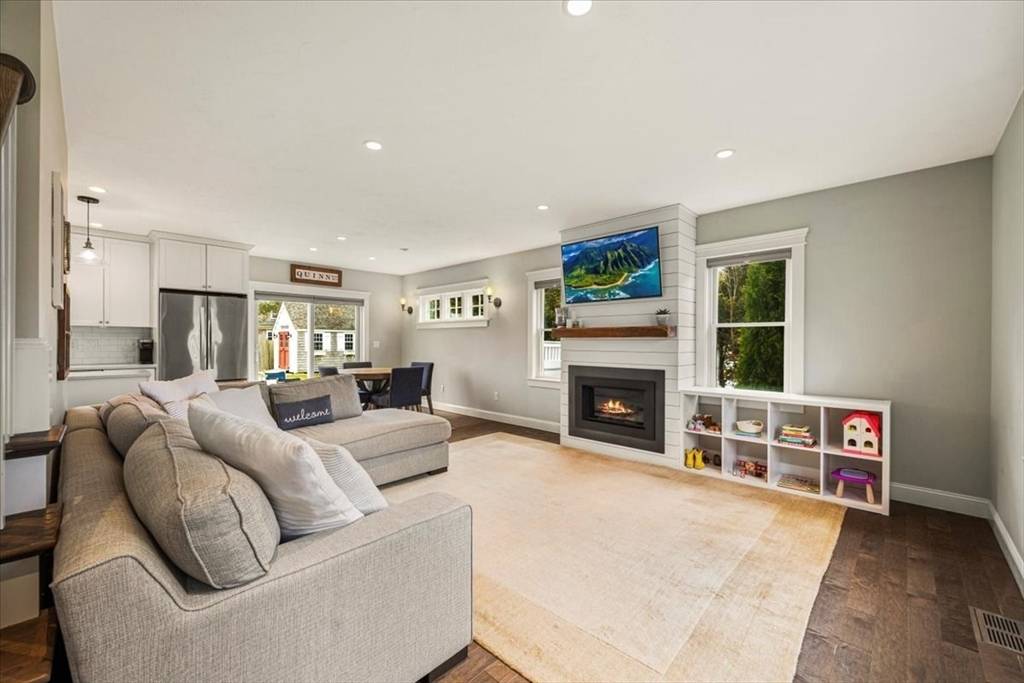 Falmouth, MA 02536,9 Rolling Acres Ln