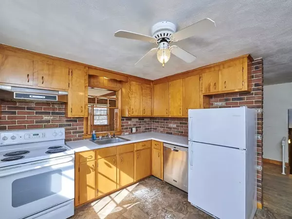 Salem, MA 01970,19 Ravenna Ave