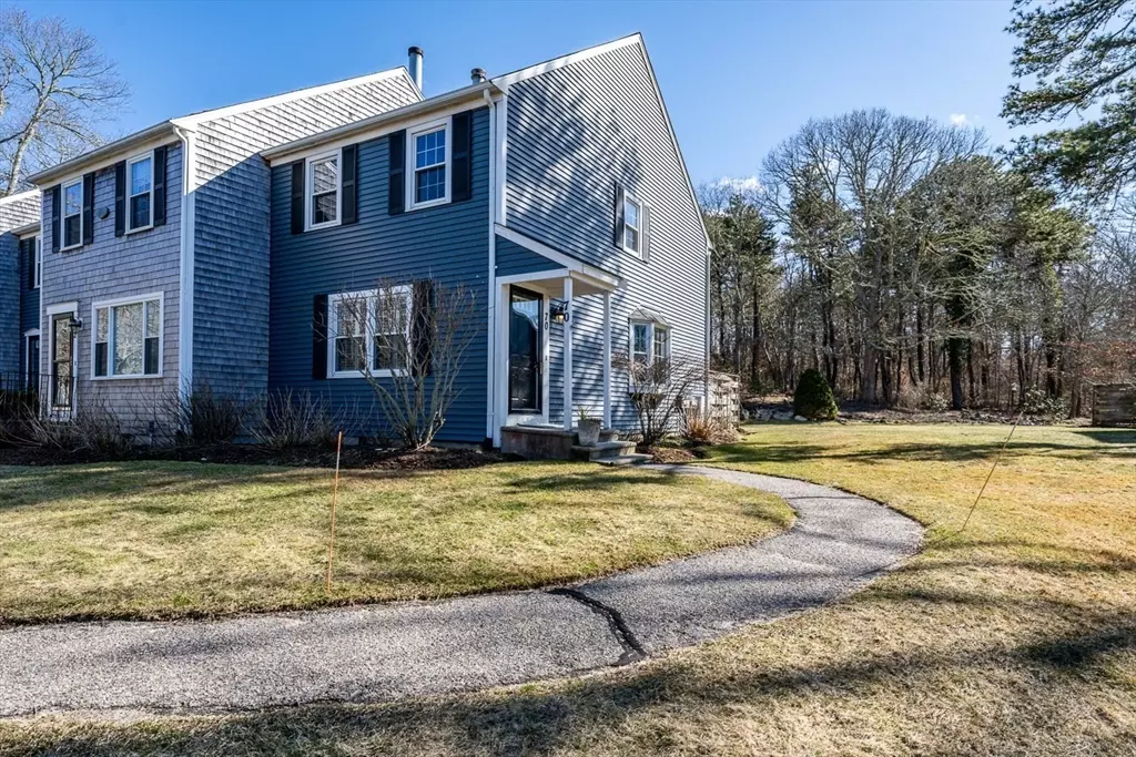 Brewster, MA 02631,70 Woodview Dr #70