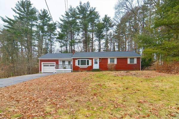 Wrentham, MA 02093,135 Harvard Ln