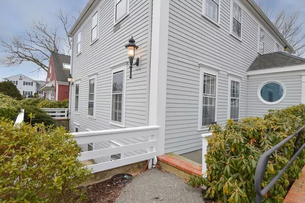 314 Gifford St #4 & 7, Falmouth, MA 02540