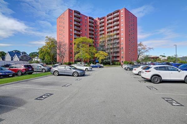 115 W Squantum St #501, Quincy, MA 02171