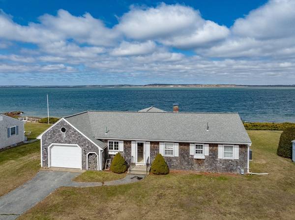 9 Middle Way, Bourne, MA 02559