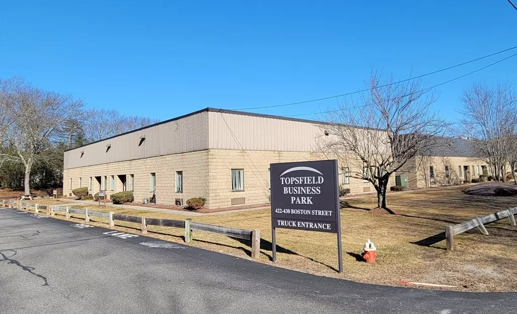 Topsfield, MA 01983,422 Boston Street #B
