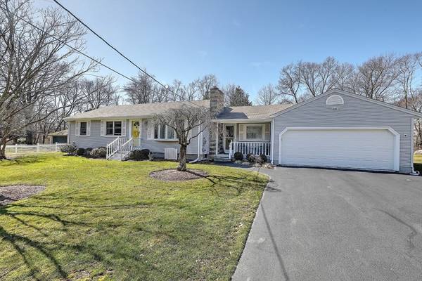 15 Pimental Dr, Seekonk, MA 02771