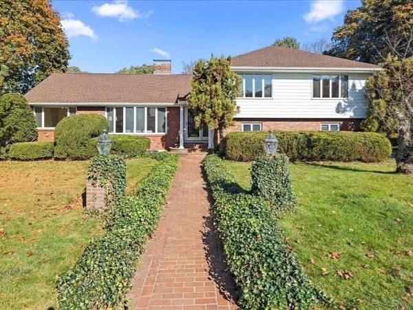 43 Mayflower Rd., Winchester, MA 01890