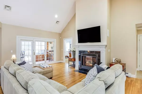 Bourne, MA 02532,12 Penelope Road