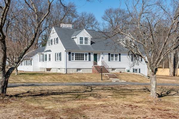 10 Hollingsworth Road, Milton, MA 02186