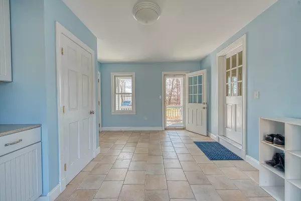 Raynham, MA 02767,362 Forest St