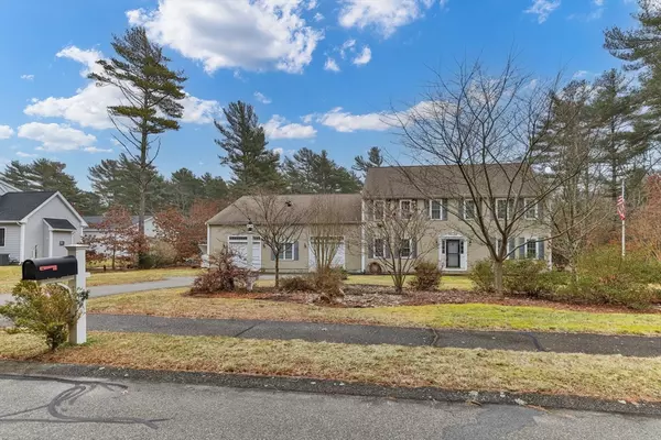 Falmouth, MA 02536,42 Rickenbacker Road