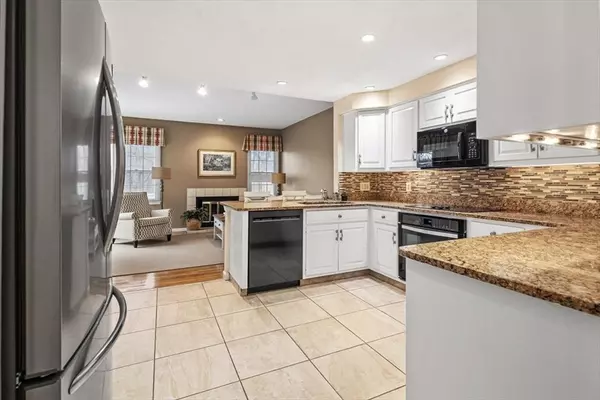 Hingham, MA 02043,74 Thistle Patch Way #74