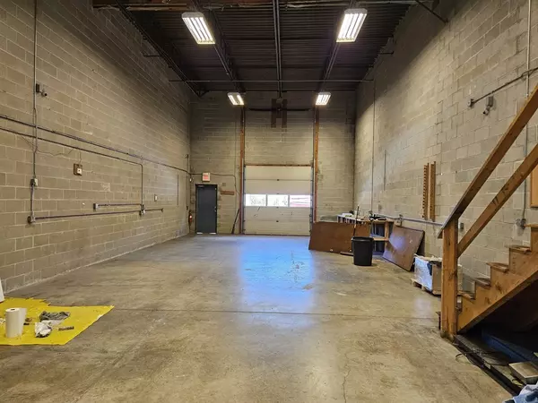 Pelham, NH 03076,1 Industrial Park Dr #9