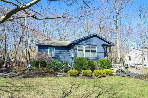 40 10th St, Stoughton, MA 02072