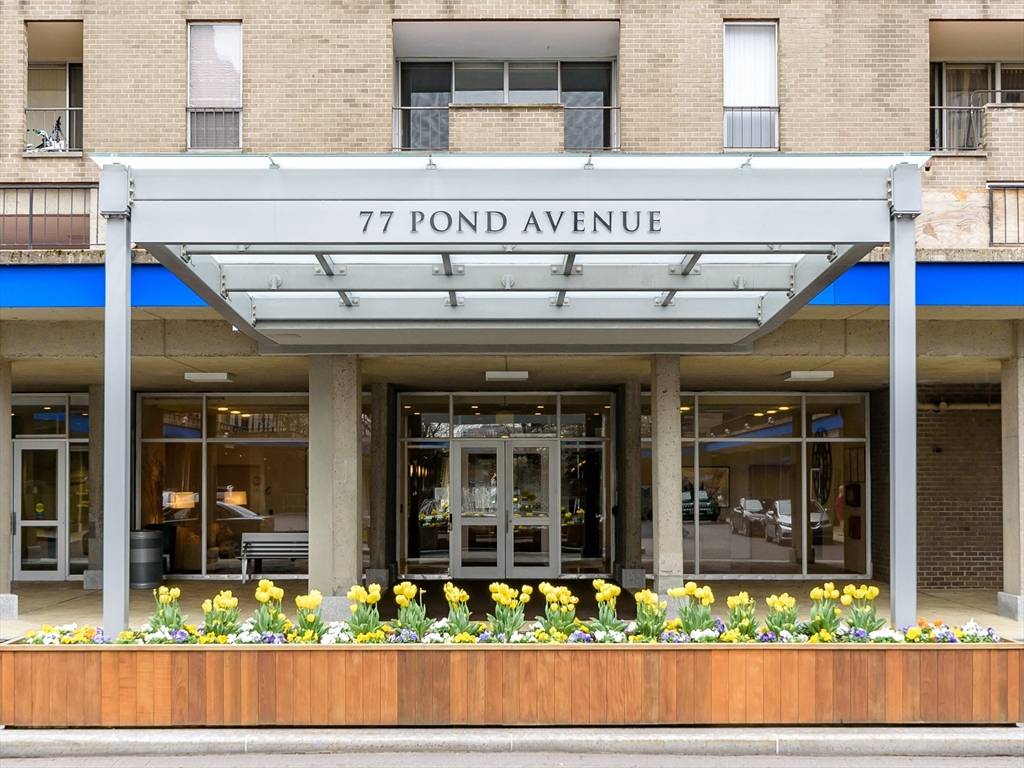 77 Pond Ave #1107, Brookline, MA 02445