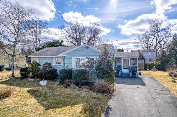 41 Rosella St, Springfield, MA 01118