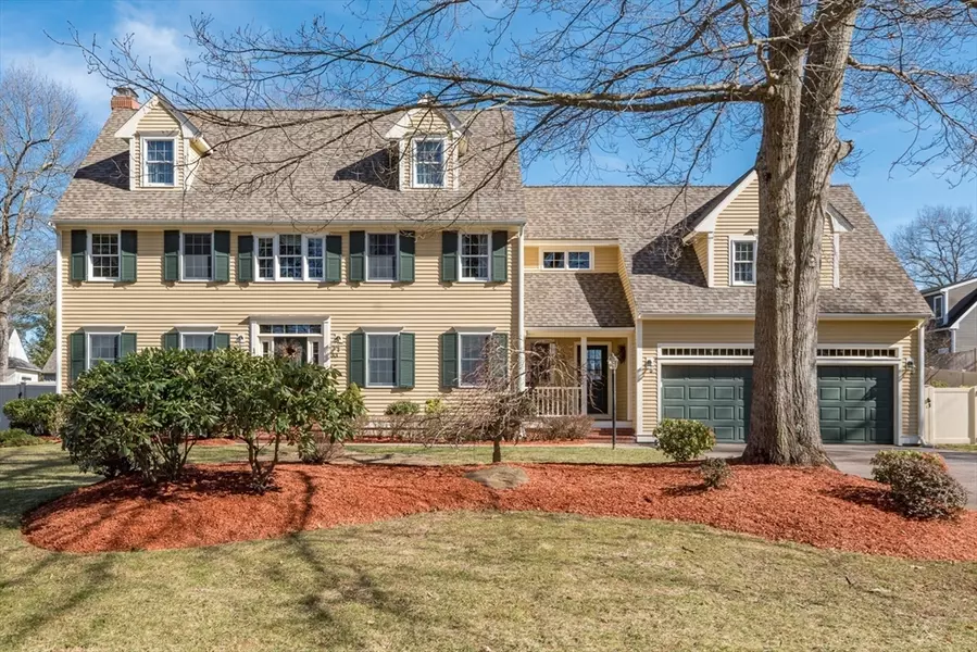 33 Elmwood Crescent, Bridgewater, MA 02324