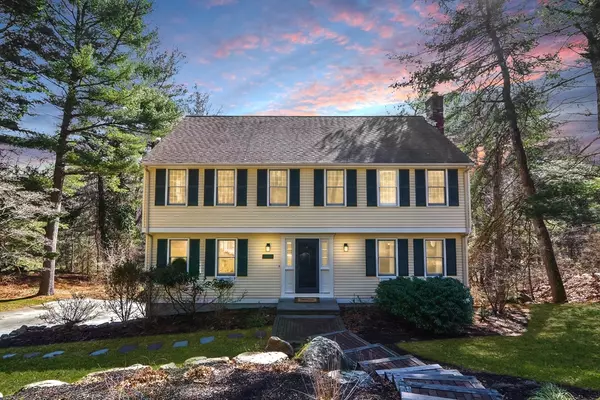 90 Willow Gate Rise, Holliston, MA 01746