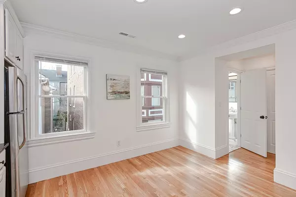 Boston, MA 02127,296 Bolton St #2