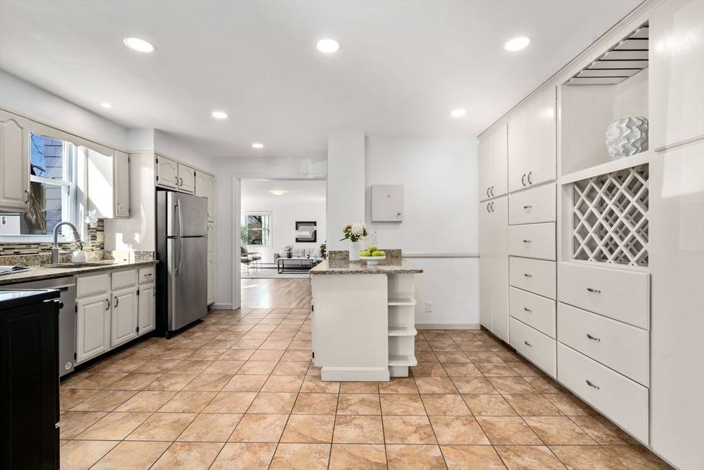 Somerville, MA 02145,27 Franklin St #1