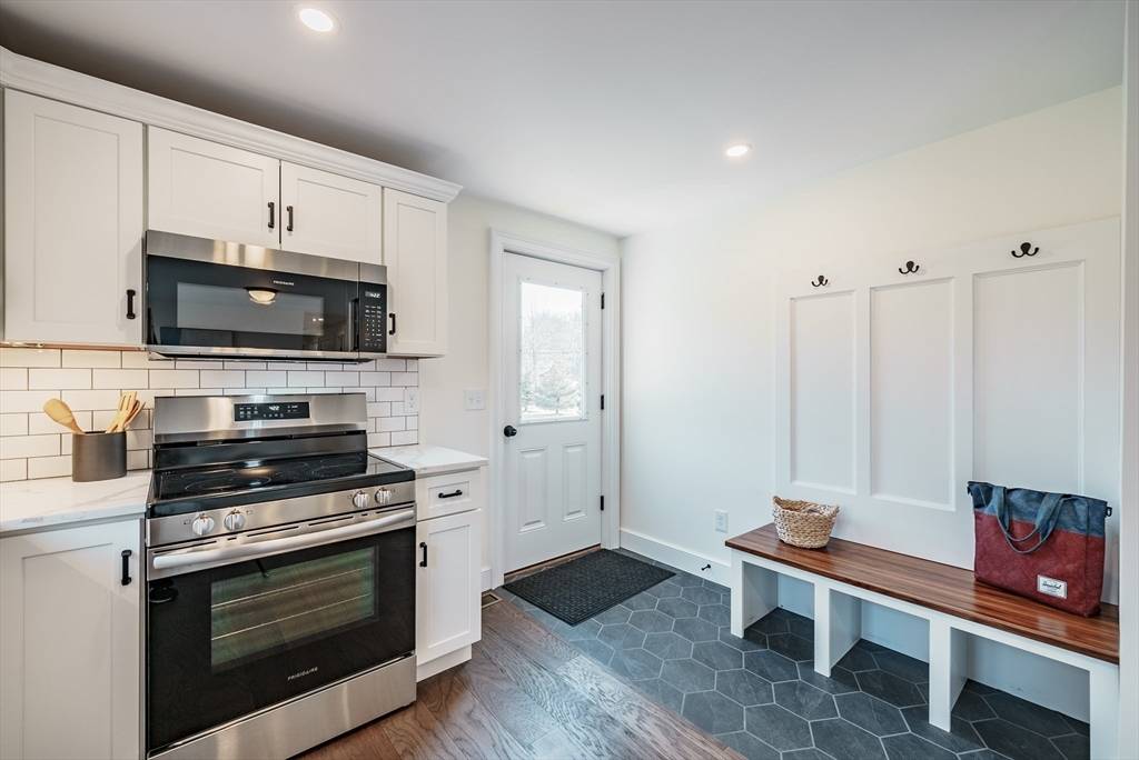 Amherst, MA 01002,41 Leverett Rd