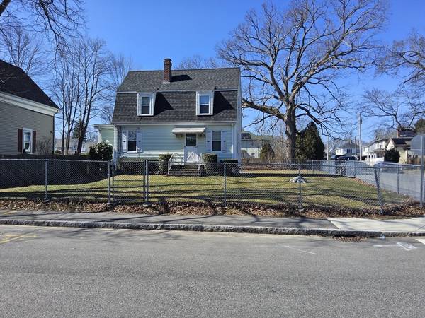 43 Blaine St, Brockton, MA 02301