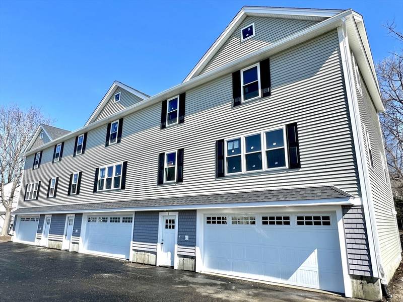 10 8th Ave #3, Haverhill, MA 01830