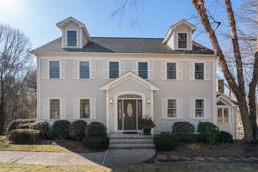 62 Flint Locke Lane, Medfield, MA 02052