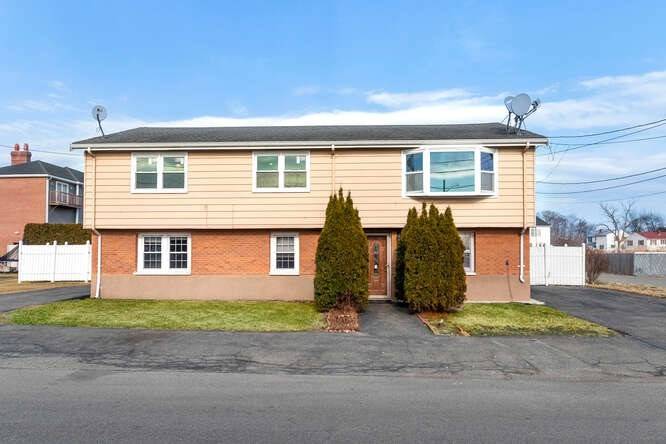 44 Seagirt Ave, Saugus, MA 01906