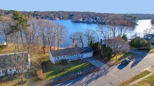 Hudson, MA 01749,77 Fort Meadow Dr