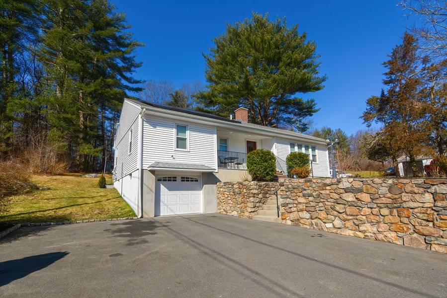 223 S Main St, Hopedale, MA 01747