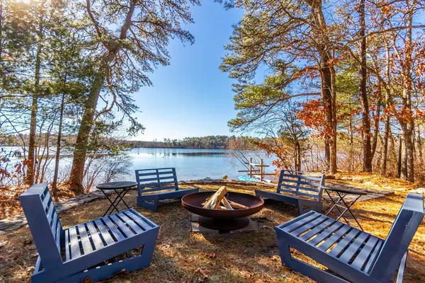 2 Blackmore Pond Way, Wareham, MA 02576